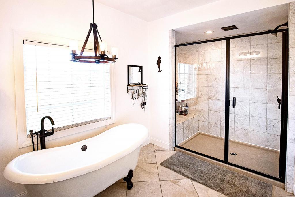 luxury bathroom