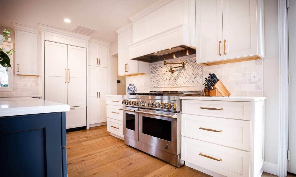 custom white tile kitchen backsplash