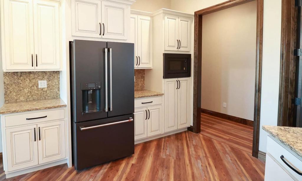 white kitchen cabinets