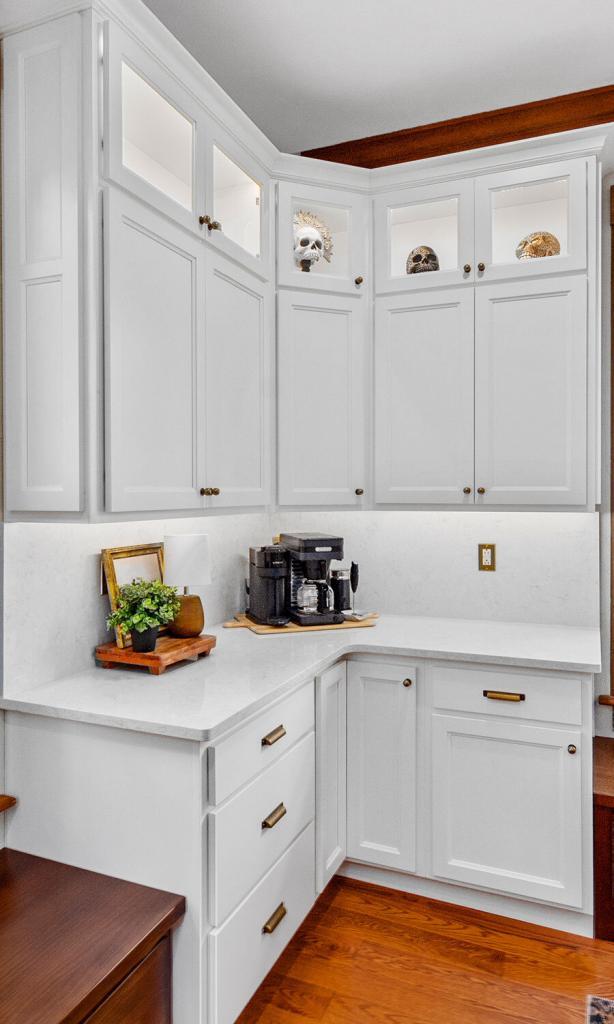 modern white kitchen